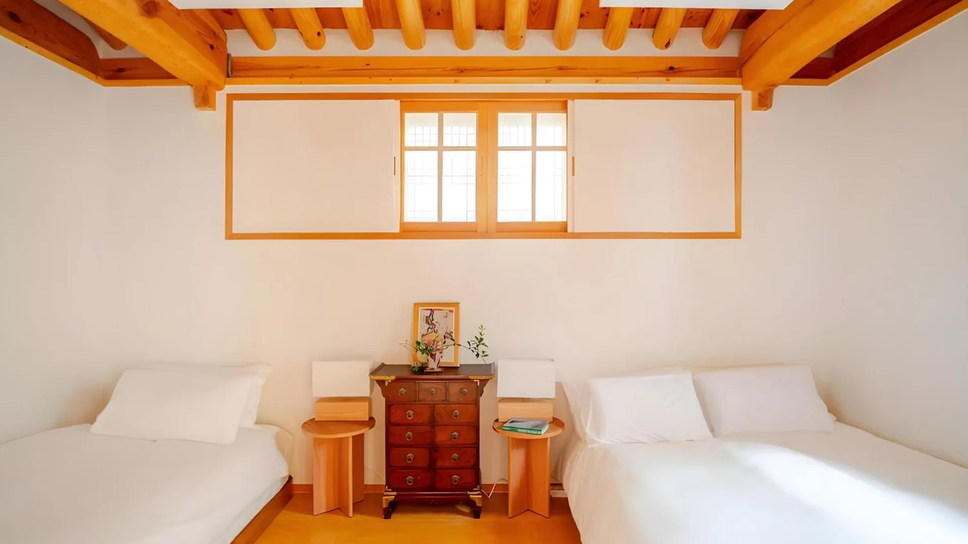 Villa Numaru Two Exclusive Entire Hanoks In Seochon Szöul