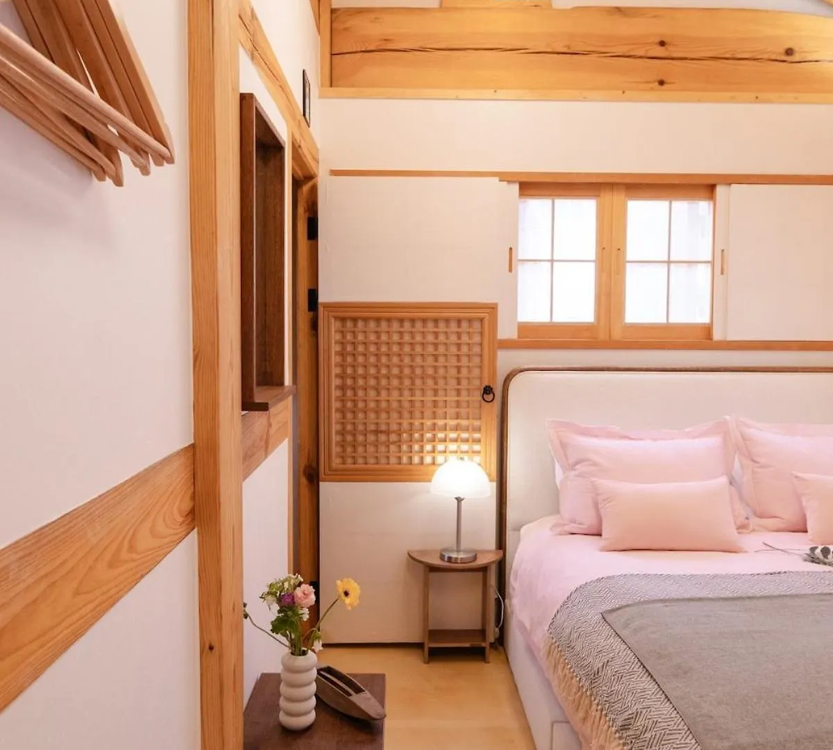 Numaru Two Exclusive Entire Hanoks In Seochon Szöul