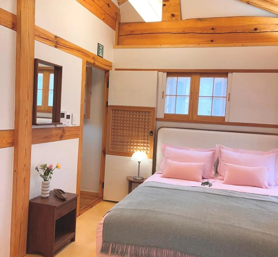 Numaru Two Exclusive Entire Hanoks In Seochon Szöul