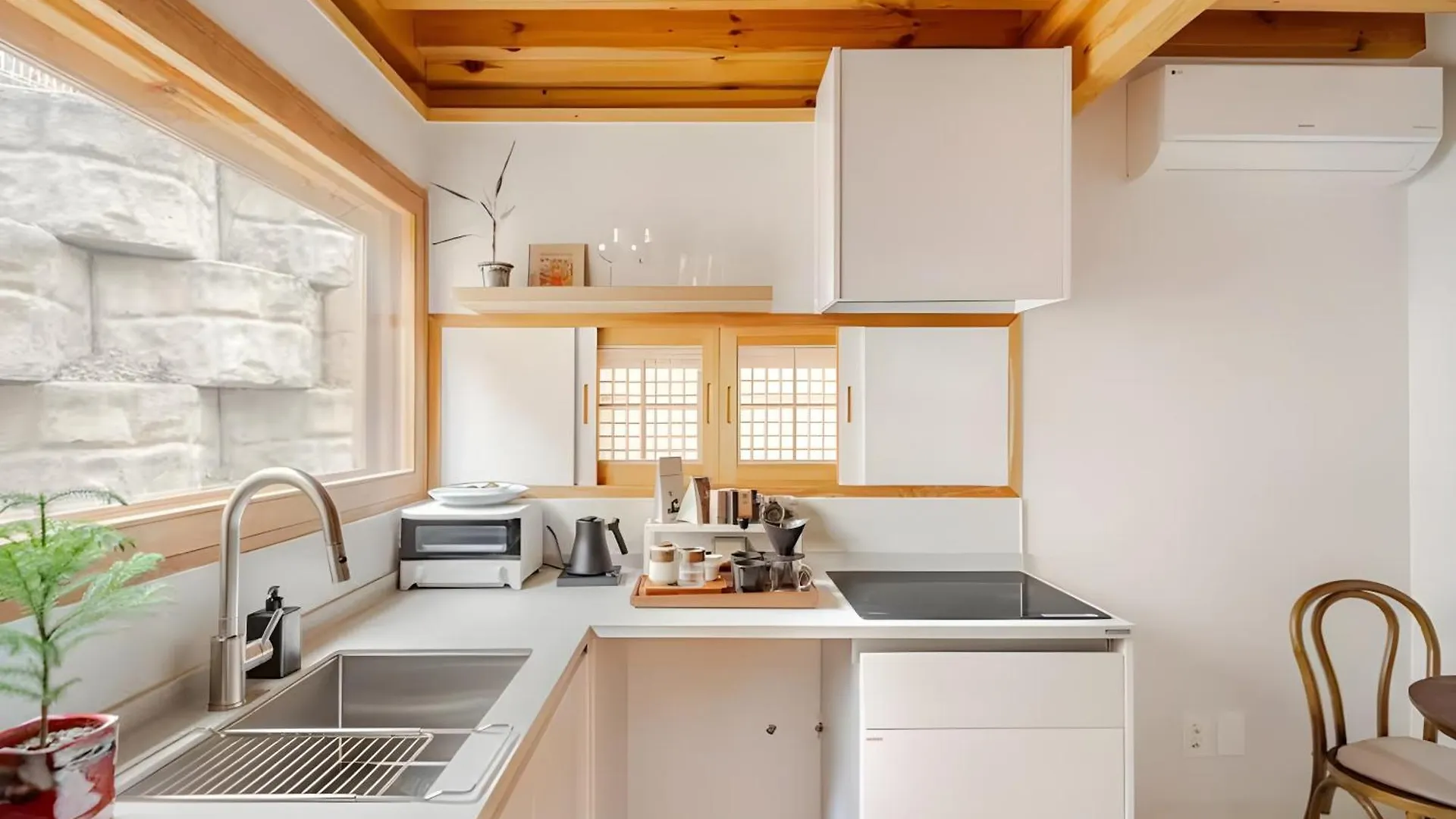 Numaru Two Exclusive Entire Hanoks In Seochon Seoul